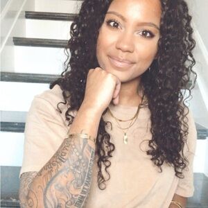 Meet your Posher, Alyssa